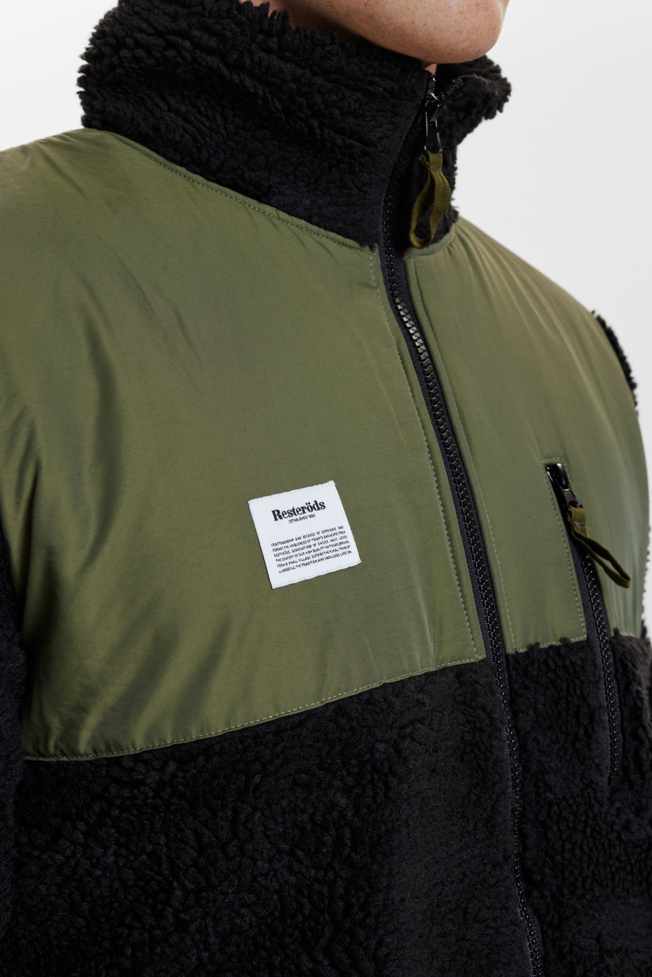 Jakke "panel fleece" | recycled polyester | sort -Resteröds Jakke "panel fleece" | recycled polyester | sort -Resteröds