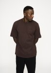 T-shirt m. print "tas" | 100% bomuld | Brun -Resteröds