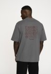 T-shirt m. print "tas" | 100% bomuld | Grå -Resteröds