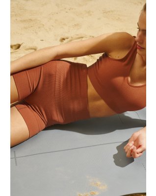Bikini tights, Fersken
