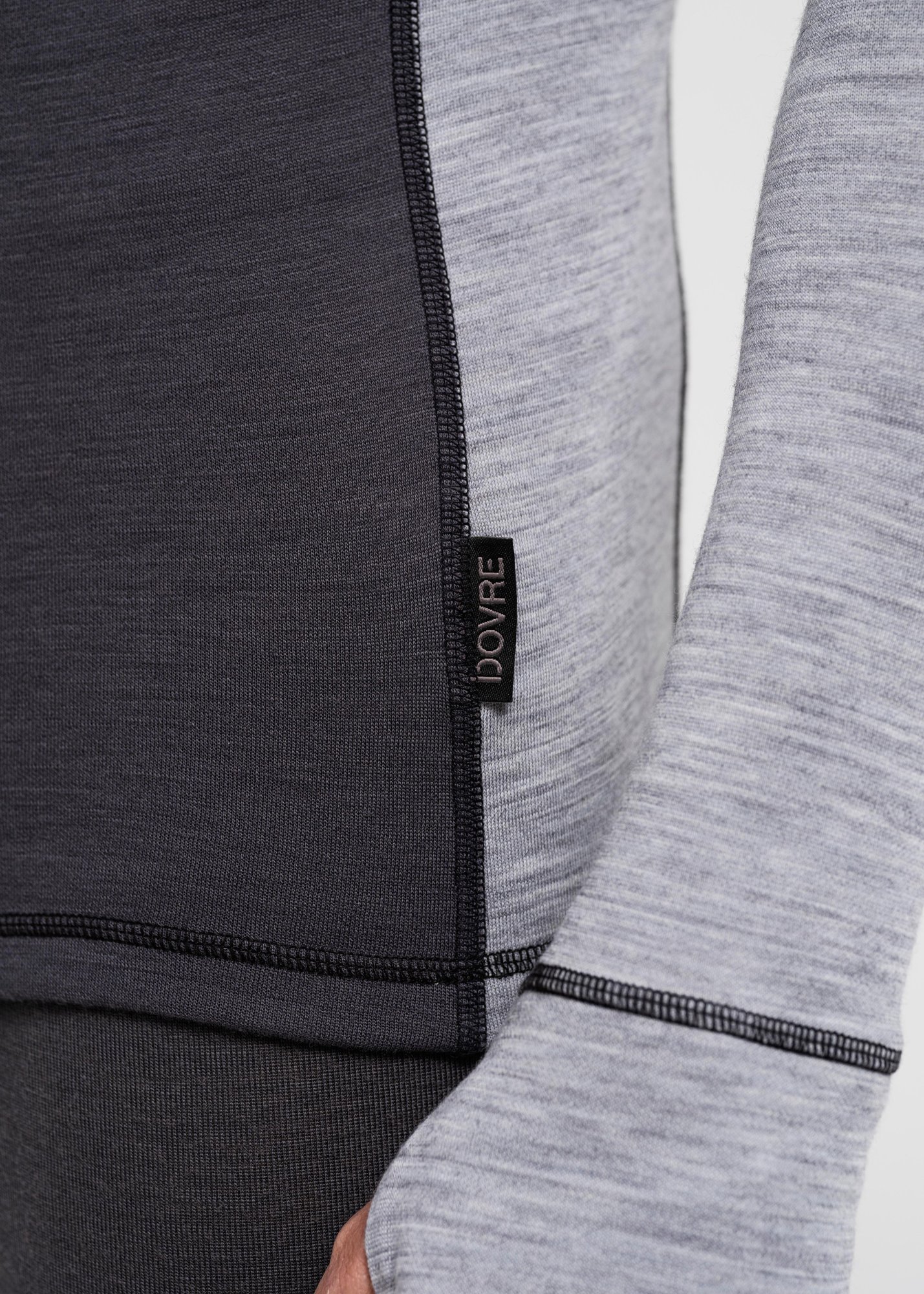 Langærmet t-shirt med hætte | 100% merino uld | Grå -Dovre Langærmet t-shirt med hætte | 100% merino uld | Grå -Dovre